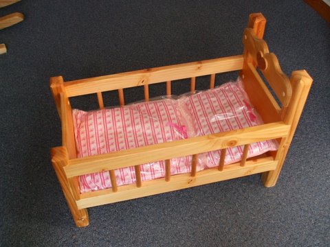 Dolls Bed – Leos Hand Made Wooden Toys